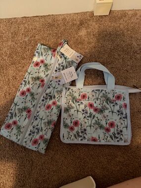NWT Tinkerbell Spa and Shoe Bag Set